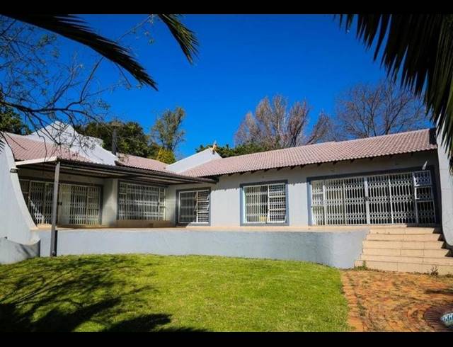 4 BEDROOM PROPERTY TO RENT IN BRYANSTON